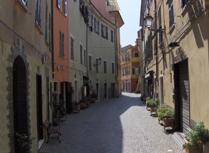 "Quest'anno i regali li compro sotto casa": appello dai commercianti agli acquisti "Made in Celle"