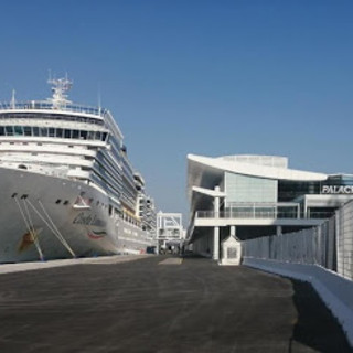 Costa Luminosa a Savona, Costa risponde a Caprioglio: "Stiamo lavorando senza sosta per il completamento degli sbarchi"