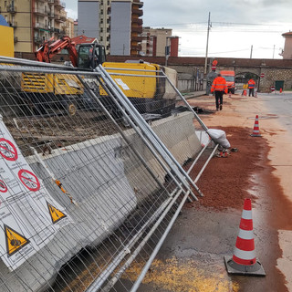 Il cantiere di via Crispi dove si è svolto l'incendio