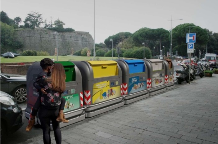 Savona, risorse del Pnrr per i bidoni intelligenti. Santi "Savona non li ha chiesti", Pasquali "mancava una società operativa" Savona, risorse del Pnrr per i bidoni intelligenti. Santi "Savona non li ha chiesti", Pasquali "mancava una società operativa"