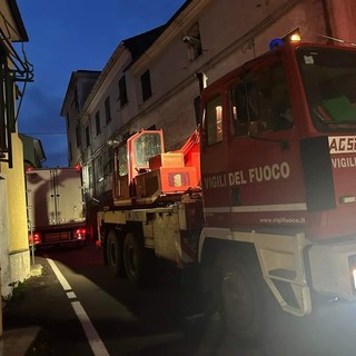 Stella, camion incastrato sulla Sp 22: "liberato" dopo ore dai vigili del fuoco (FOTO)