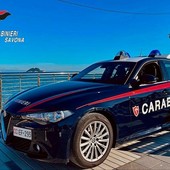 Sorpreso dai Carabinieri mentre spaccia cocaina: tenta la fuga e si oppone all'arresto, ventenne in manette Sorpreso dai Carabinieri mentre spaccia cocaina: tenta la fuga e si oppone all'arresto, ventenne in manette