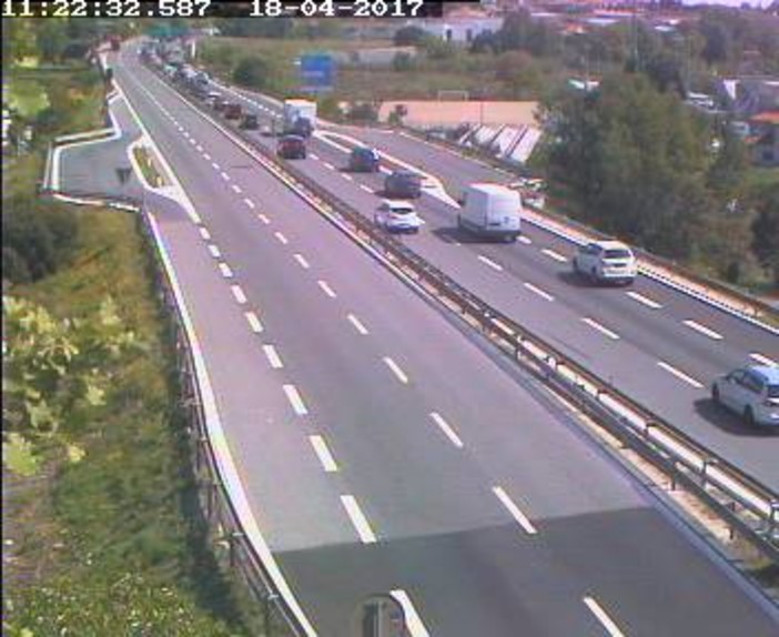 Controesodo di Pasqua: ancora code e rallentamenti sulla A10 Controesodo di Pasqua: ancora code e rallentamenti sulla A10