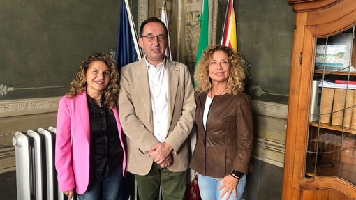 Finale, nuova dirigente per l'Istituto Comprensivo: è la professoressa Cosimina Bencardino Finale, nuova dirigente per l'Istituto Comprensivo: è la professoressa Cosimina Bencardino