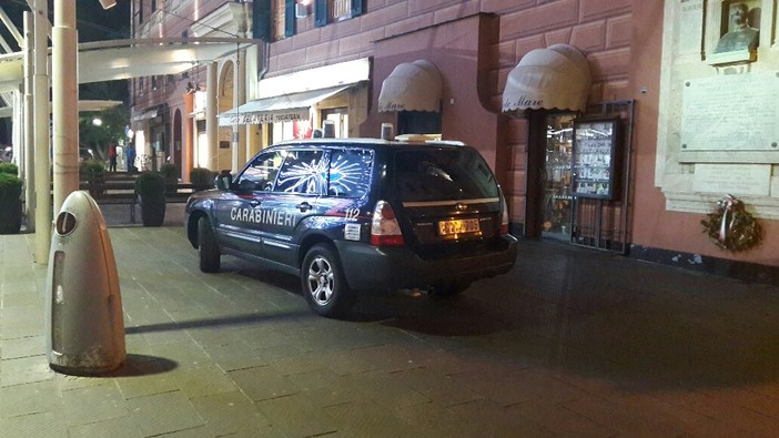 Controlli antidroga e per la sicurezza dei Carabinieri a Finale Ligure Controlli antidroga e per la sicurezza dei Carabinieri a Finale Ligure
