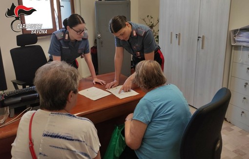 Si finge operatore bancario e si fa consegnare da due pensionati quasi 8mila euro: truffatore denunciato Si finge operatore bancario e si fa consegnare da due pensionati quasi 8mila euro: truffatore denunciato
