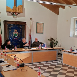 Una seduta del Consiglio comunale di Pietra Ligure