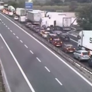 Traffico bloccato sulla A10: code tra Andora e Albenga