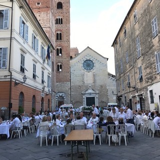 Albenga, cena in bianco per la Bianca e per la Vecchia