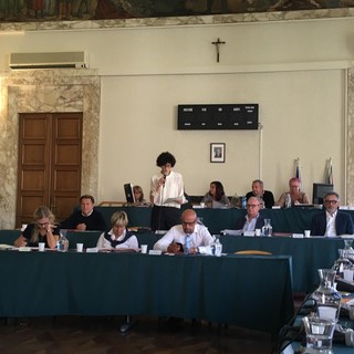 Savona, il consiglio comunale vota a favore del piano concordatario: via al futuro ingresso dei privati in Ata