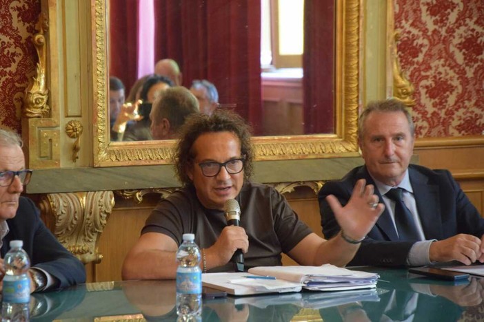 Politica e democrazia, a Savona confronto sui temi della società civile: dalla sanità ai giovani Politica e democrazia, a Savona confronto sui temi della società civile: dalla sanità ai giovani