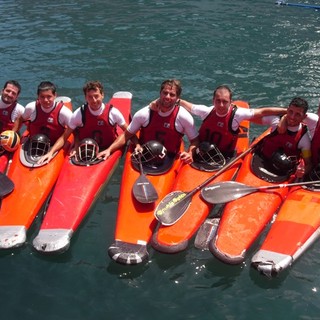 A Savona il 24 e il 25 luglio nello specchio acqueo sotto alla torretta riparte il campionato di serie B di Canoa Polo