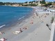Celle, vandali nella spiaggia libera dei Piani: bruciati i paletti per il distanziamento sociale