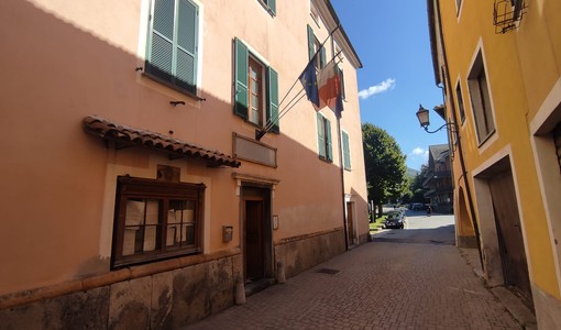 Calizzano abbatte quattro alberature nel Parco "Littorio" dopo la caduta di una pianta ad alto fusto