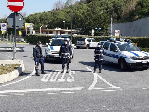 Coronavirus, controlli della Polizia Municipale intensificati anche a Pietra Ligure (FOTO)