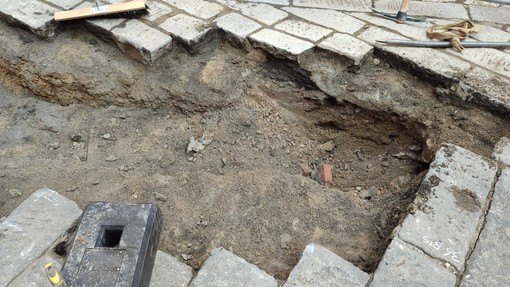 Finalborgo, sopralluogo su cantieri fognari e cedimenti della pavimentazione