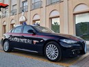 Schiaffi e spintoni ai carabinieri, non si calma e viene fermato con il taser: arrestato