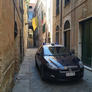 Albenga, fornitore di droga arrestato dai carabinieri: era ai domiciliari in un'abitazione in via Roma