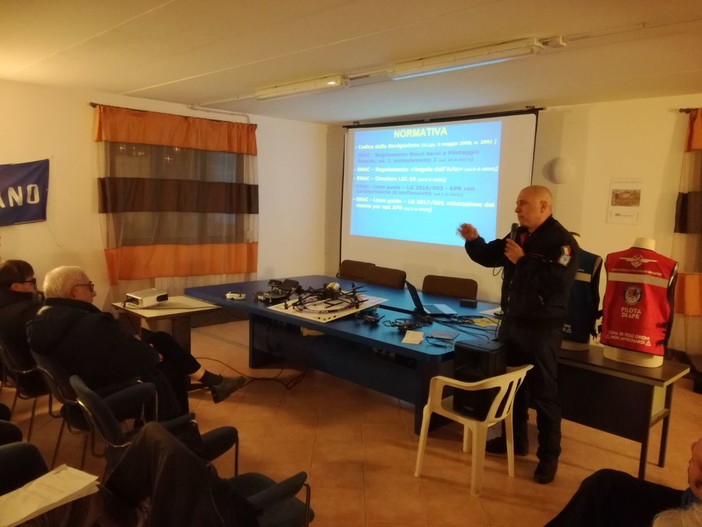 A Loano con l'Associazione Radioamatori (ARI) per parlare di droni e sicurezza