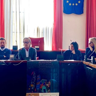 Albenga s’illumina d’immenso 2023: si accende il Natale nella Città delle Torri Albenga s’illumina d’immenso 2023: si accende il Natale nella Città delle Torri