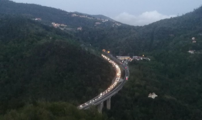Primo week end in giallo: riecco il serpentone di auto sulla A10