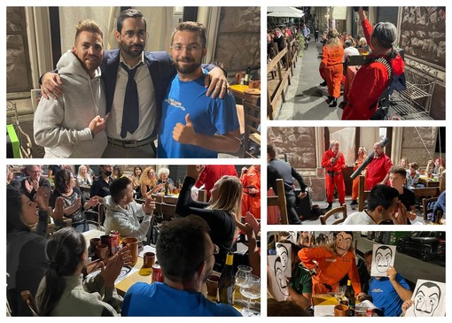 Lo spettacolo della 'Cena con delitto' è sbarcata a Genova in una locanda in centro città (FOTO) Lo spettacolo della 'Cena con delitto' è sbarcata a Genova in una locanda in centro città (FOTO)