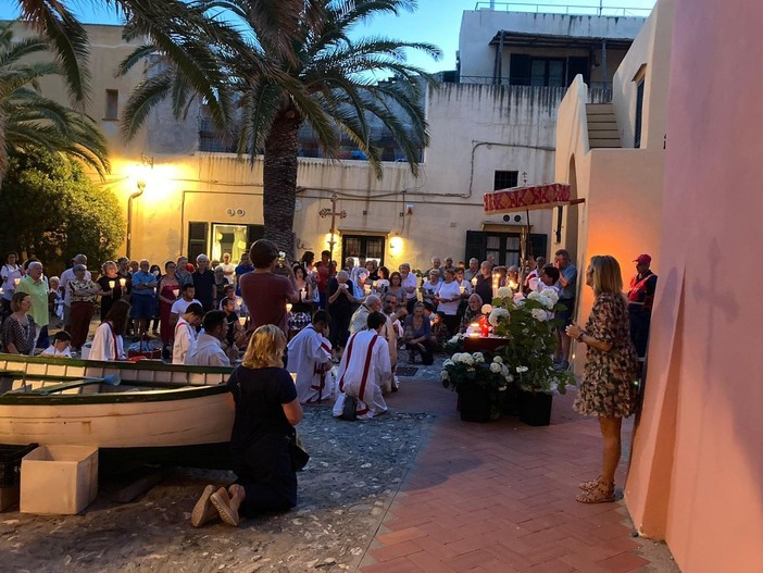 Il Corpus Domini a Varigotti: ecco il programma dei festeggiamenti Il Corpus Domini a Varigotti: ecco il programma dei festeggiamenti