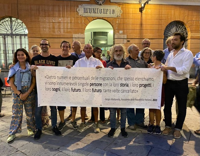 Profughi, il sostegno dei circoli Pd al sindaco Tomatis: "Ottimo lavoro. Albenga non è razzista, ma città accogliente"