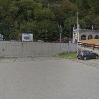 Immagine tratta da Google Maps: nel piazzale sovrastante si notano alcuni camper in sosta