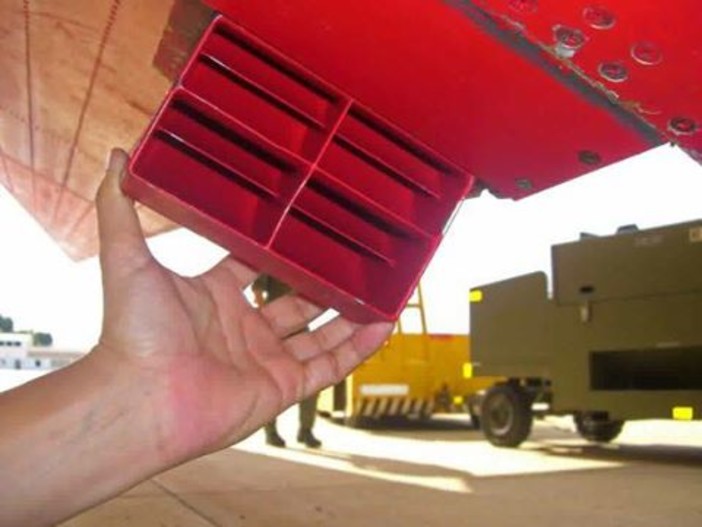 Sub risucchiato da un Canadair: una bufala che periodicamente ricompare anche in provincia di Savona Sub risucchiato da un Canadair: una bufala che periodicamente ricompare anche in provincia di Savona