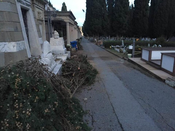 Ponte di Ognissanti, cimiteri sono chiusi per allerta? i sindaci revocano le ordinanze in mattinata