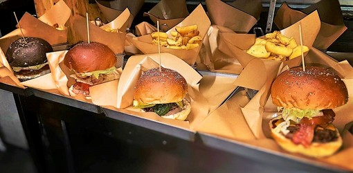 Apre ad Alassio “Manik – L'Officina del Burger” Apre ad Alassio “Manik – L'Officina del Burger”