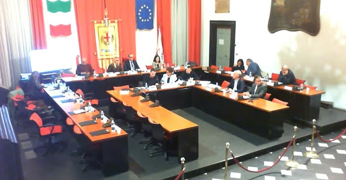 Raddoppio ferroviario, il Consiglio comunale di Albenga approva le osservazioni: tensione tra maggioranza e minoranza