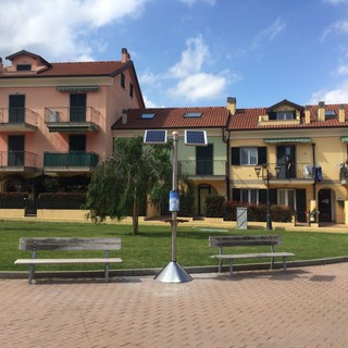 Andora Smart: installate le colonnine che permettono di ricaricare i cellulari