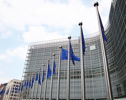 La Commissione adotta un pacchetto di investimenti da 4 miliardi di € per progetti infrastrutturali in 10 Stati membri
