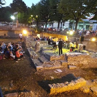 Successo per il "Concerto al tramonto" nel sito archeologico San Vittore ad Albenga