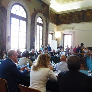 Savona, il M5S propone una riduzione dei membri delle commissioni: saranno 15 con un risparmio di 85 mila euro