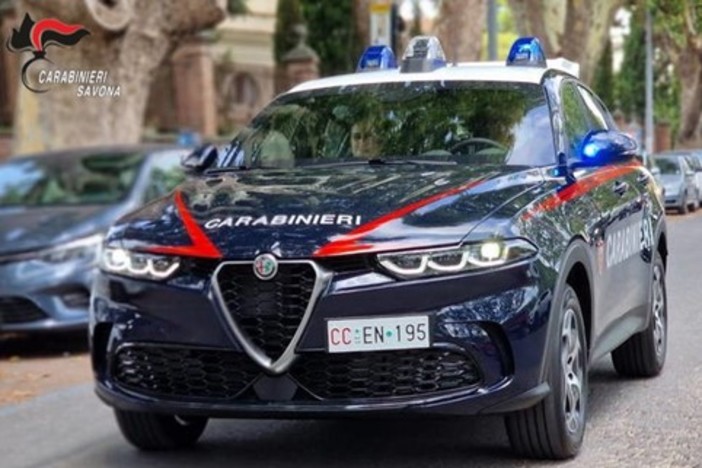 Albenga, giovane arrestato per spaccio di droga, sequestrati oltre 4 kg di stupefacenti Albenga, giovane arrestato per spaccio di droga, sequestrati oltre 4 kg di stupefacenti