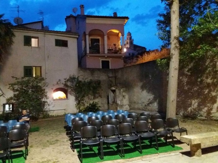 "Stasera che FAI?" Cultura e intrattenimento alla Casa del Console di Calice "Stasera che FAI?" Cultura e intrattenimento alla Casa del Console di Calice