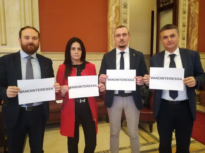 La Lega lancia la campagna #Anointeressa: "Mai più Oliviero Toscani in eventi liguri"