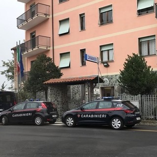 Coltivazione e detenzione ai fini di spaccio di sostanze stupefacenti: 26enne arrestato dai carabinieri di Cairo