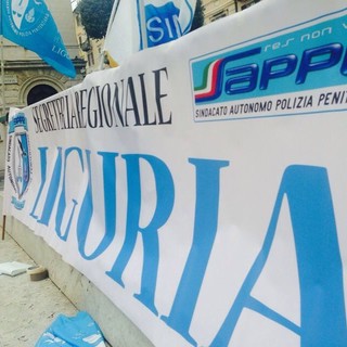 Un momento delle sfilate di protesta contro la chiusura del carcere di Savona (immagine di repertorio)