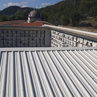 Altare, lavori di restyling al cimitero: rimosso l'amianto (FOTO)