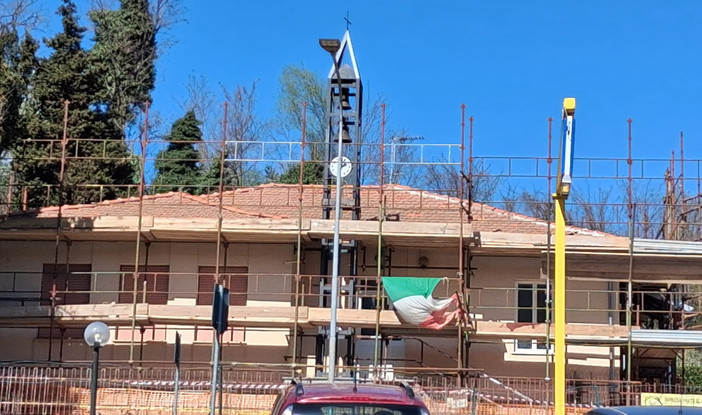 Cosseria, avviato il restyling del centro sociale di Lidora: nuovo tetto e cappotto termico per ridurre i consumi