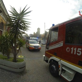 Cade con lo scooter in un dirupo ad Andora: soccorsa da 118 e vigili del fuoco