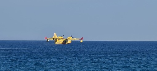 Albenga, un ordine del giorno per chiedere un canadair fisso sul territorio