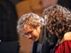 Il maestro Luppi Musso e Lucrezia Ferrara portano la loro "Scomposizione a quattro mani" sulla riva del mare di Varigotti