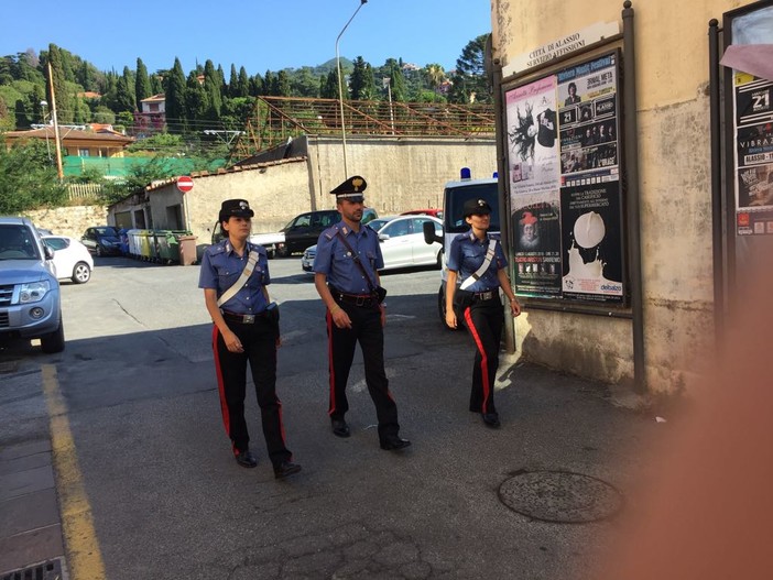 Alassio, tentano di svaligiare un'abitazione del centro: in manette due 'trasfertisti' del furto Alassio, tentano di svaligiare un'abitazione del centro: in manette due 'trasfertisti' del furto