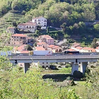 Problema tecnico per un mezzo pesante tra Finale e Feglino, A10 in tilt: code fino a sei chilometri a Ponente