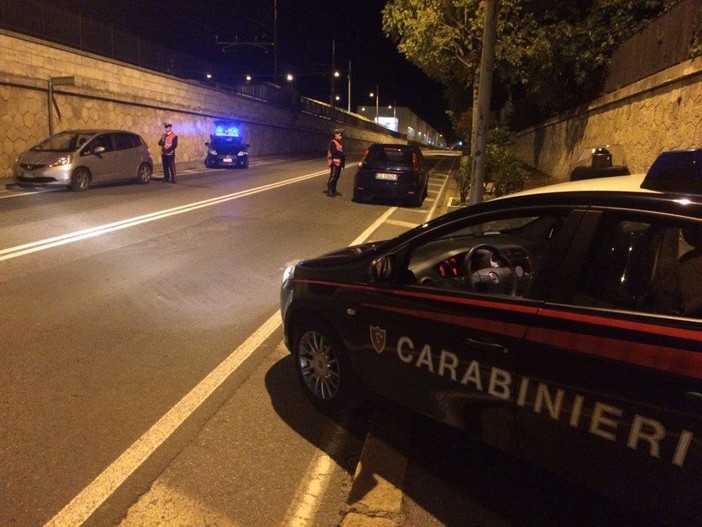 Savona, controlli straordinari dei carabinieri: 2 giovani denunciati con 4 dosi di eroina Savona, controlli straordinari dei carabinieri: 2 giovani denunciati con 4 dosi di eroina